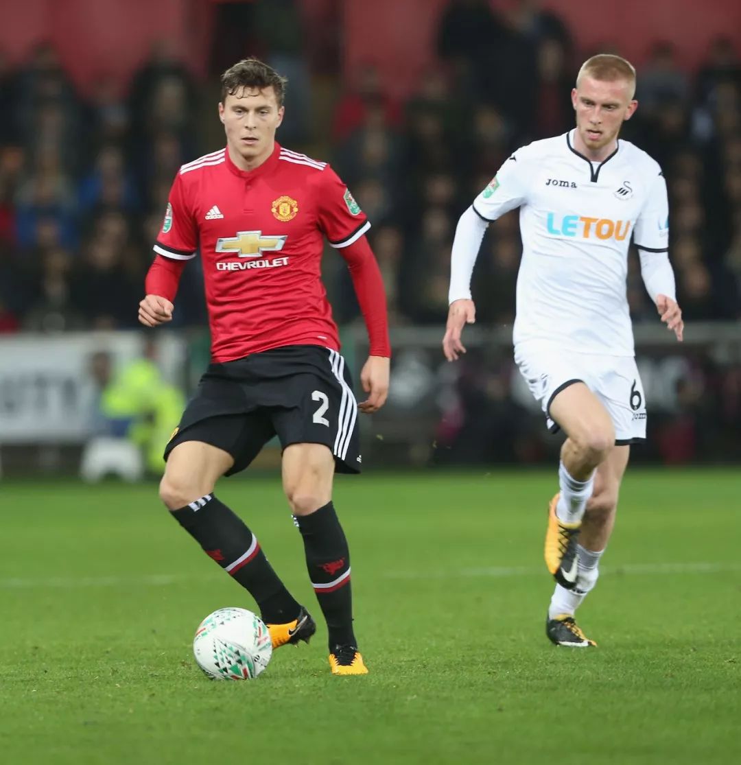 通过她的努 通过她的努